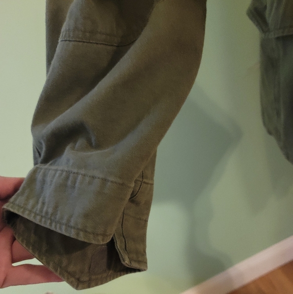 Push Button Khaki Cut-out point cargo jacket w/ open back - Picture 2 of 15